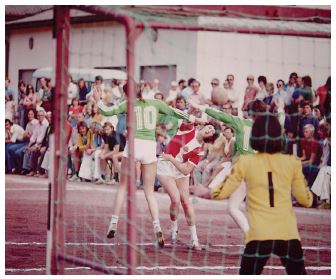 Bild Handballspiel im Freien Frauen 1970