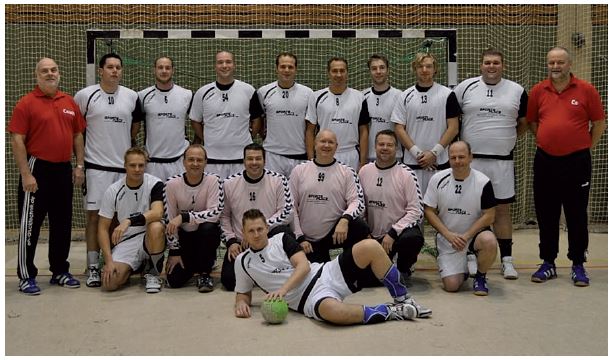 Bild 2 Herrenmannschaft 2011