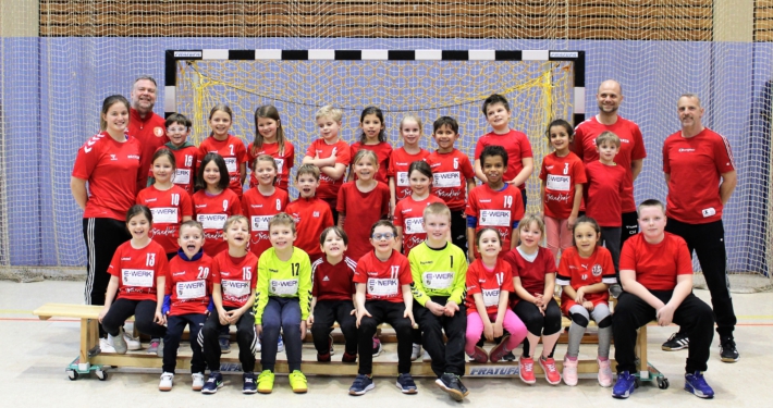 Bild Jugendmannschaft Handball mit Trainern