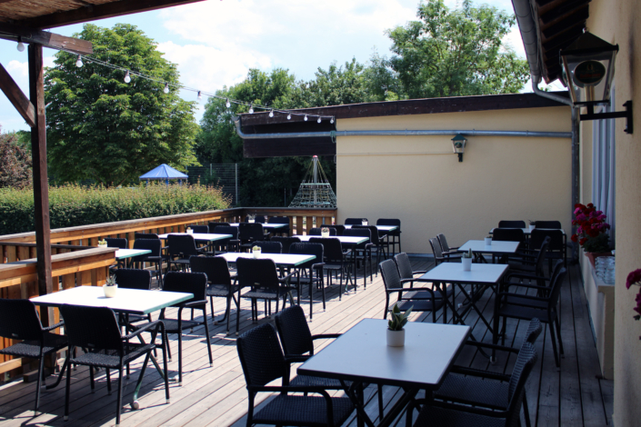 Bild Aussenterrasse Vereinsheim