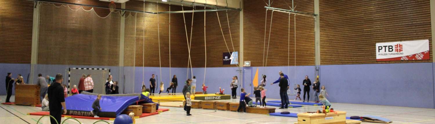 IMG_3641 Bild Kinderturnen Parcours