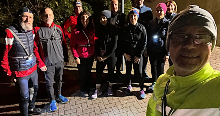 Bild Laufgruppe bei Nacht